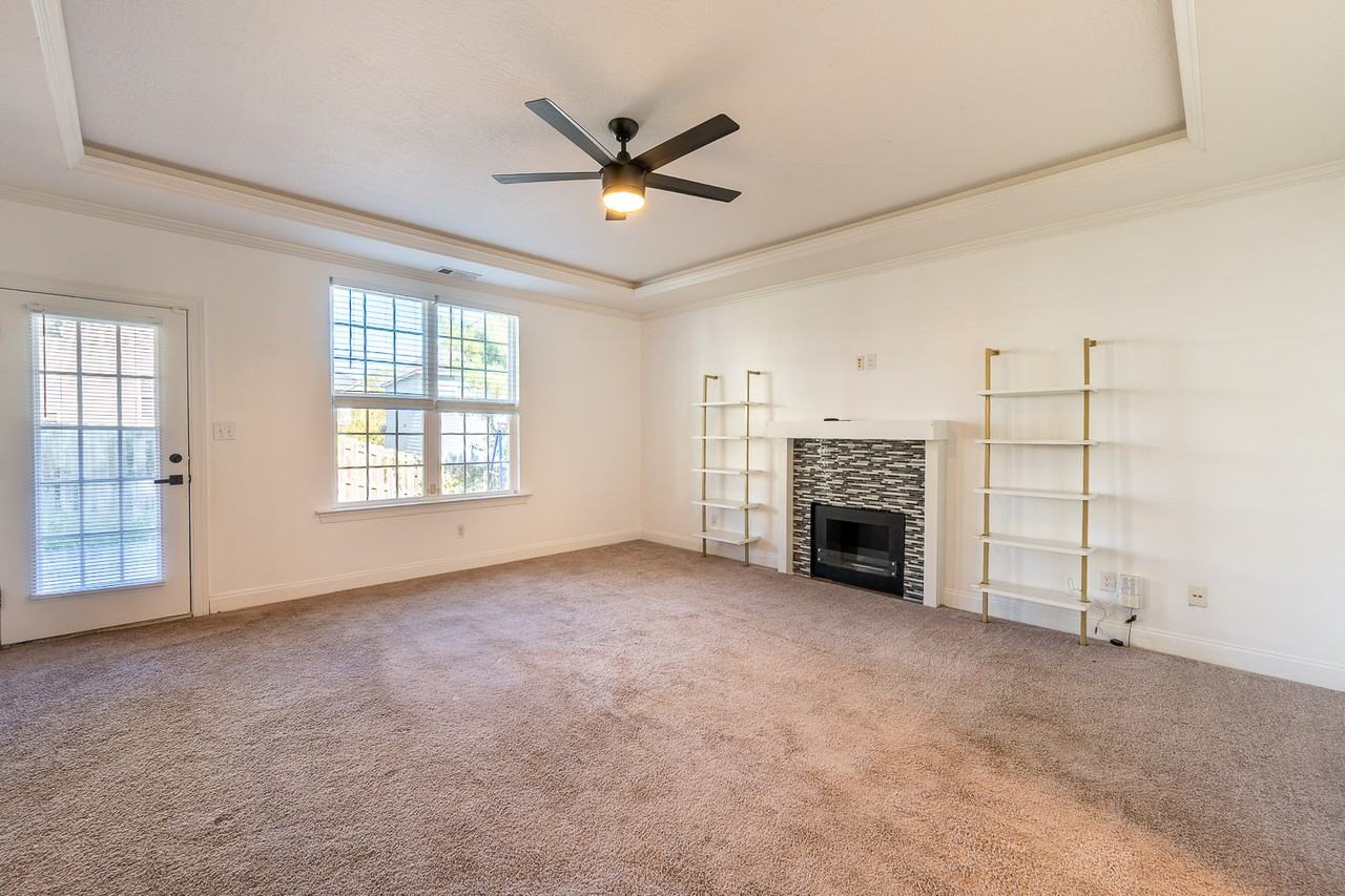 806 Richards Ct #1 - Photo 5 of 32