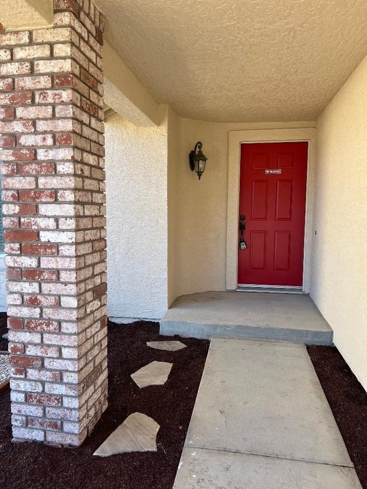 165 Pacific Ct #1 - Photo 2 of 10