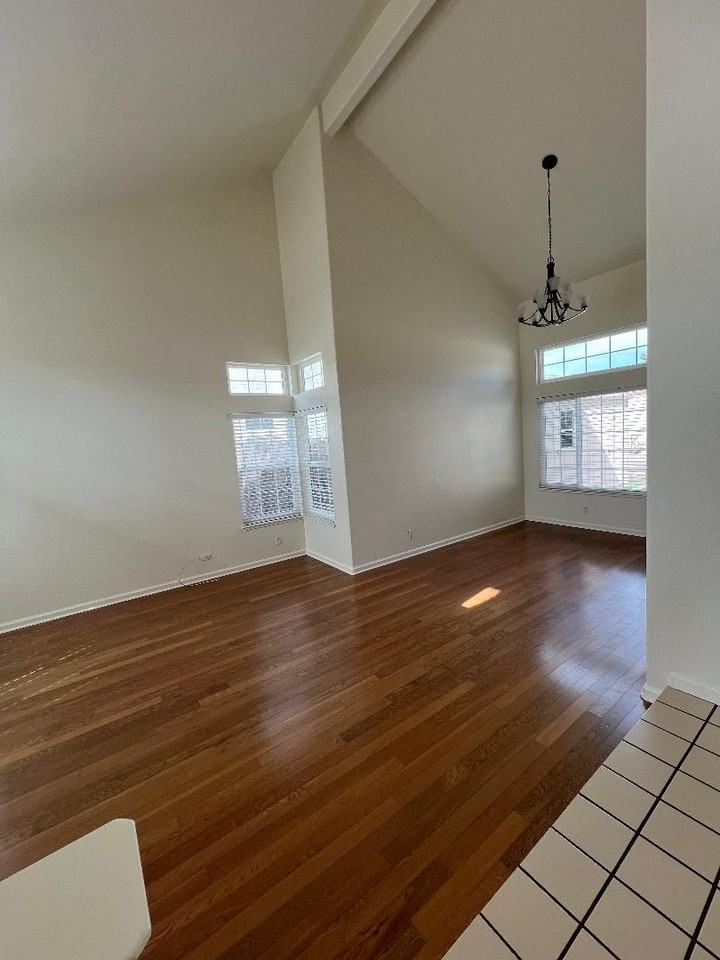 165 Pacific Ct #1 - Photo 4 of 10