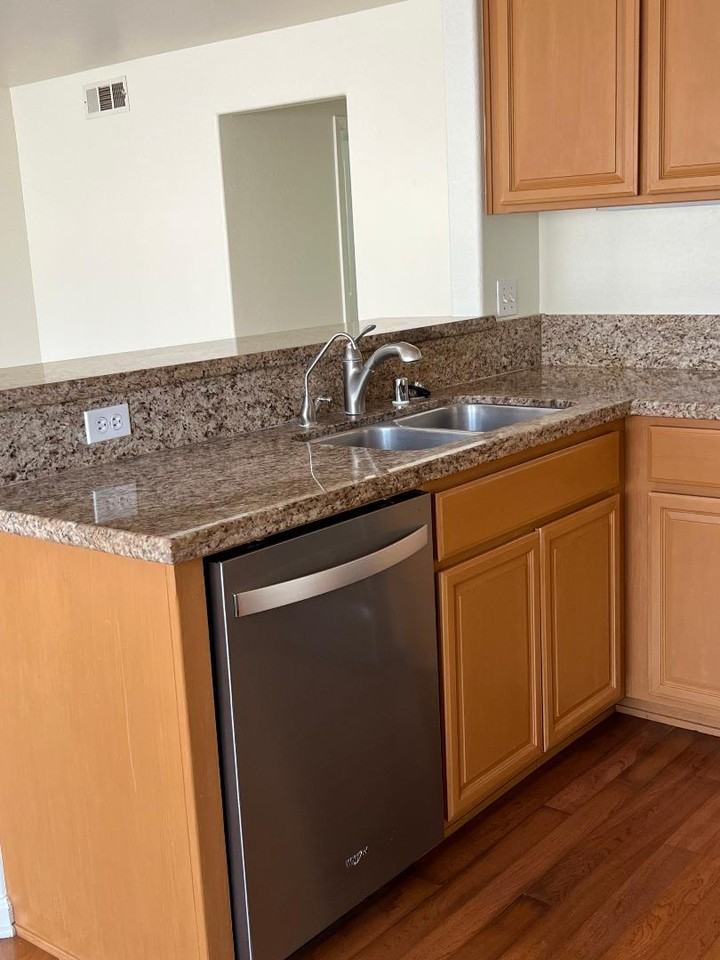 165 Pacific Ct #1 - Photo 7 of 10