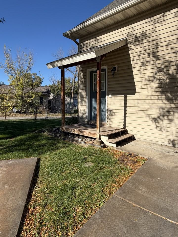 815 S 29th St #1 - Photo 3 of 18