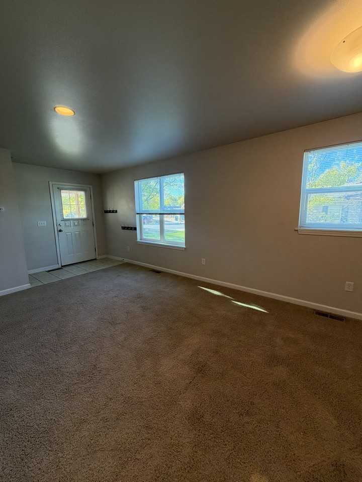 815 S 29th St #1 - Photo 6 of 18