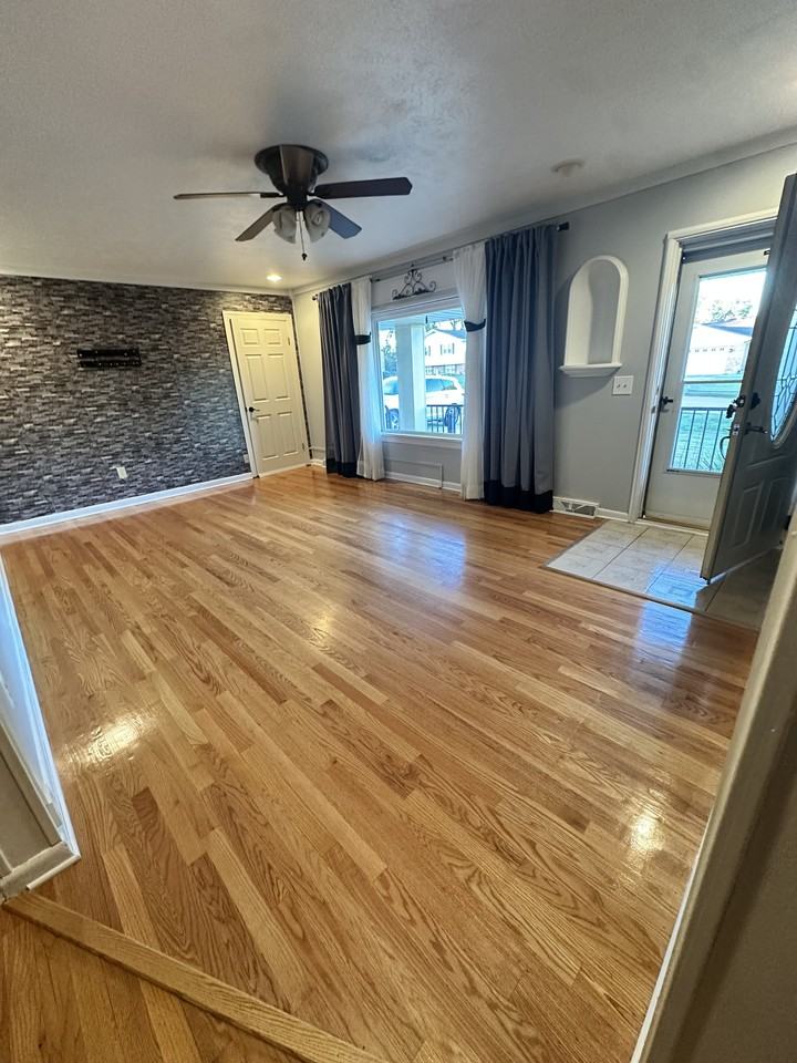 400 Eastern Dr #1 - Photo 3 of 18