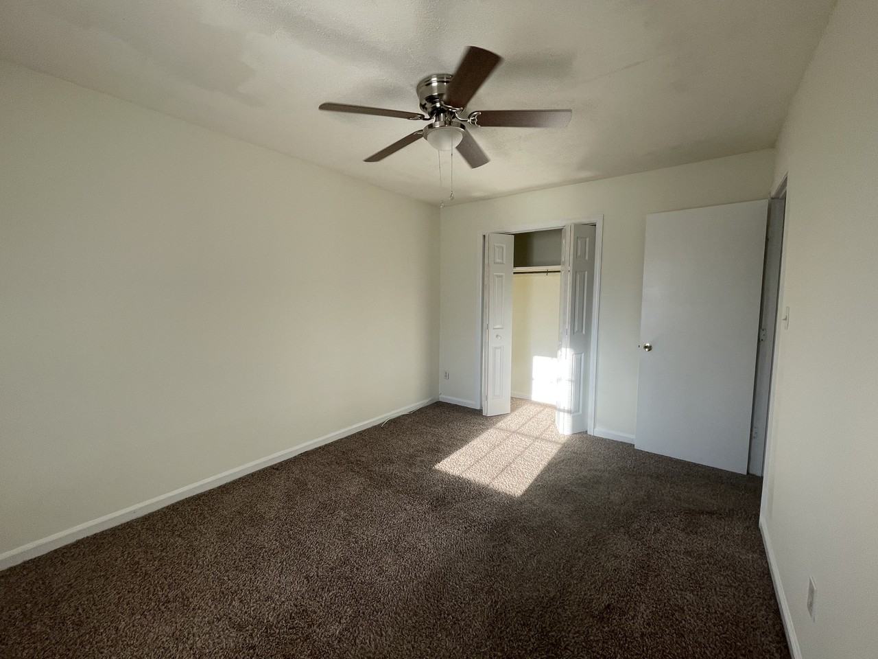 158 Cedar Crest Drive - 1Unit 206 #1 - Photo 4 of 9
