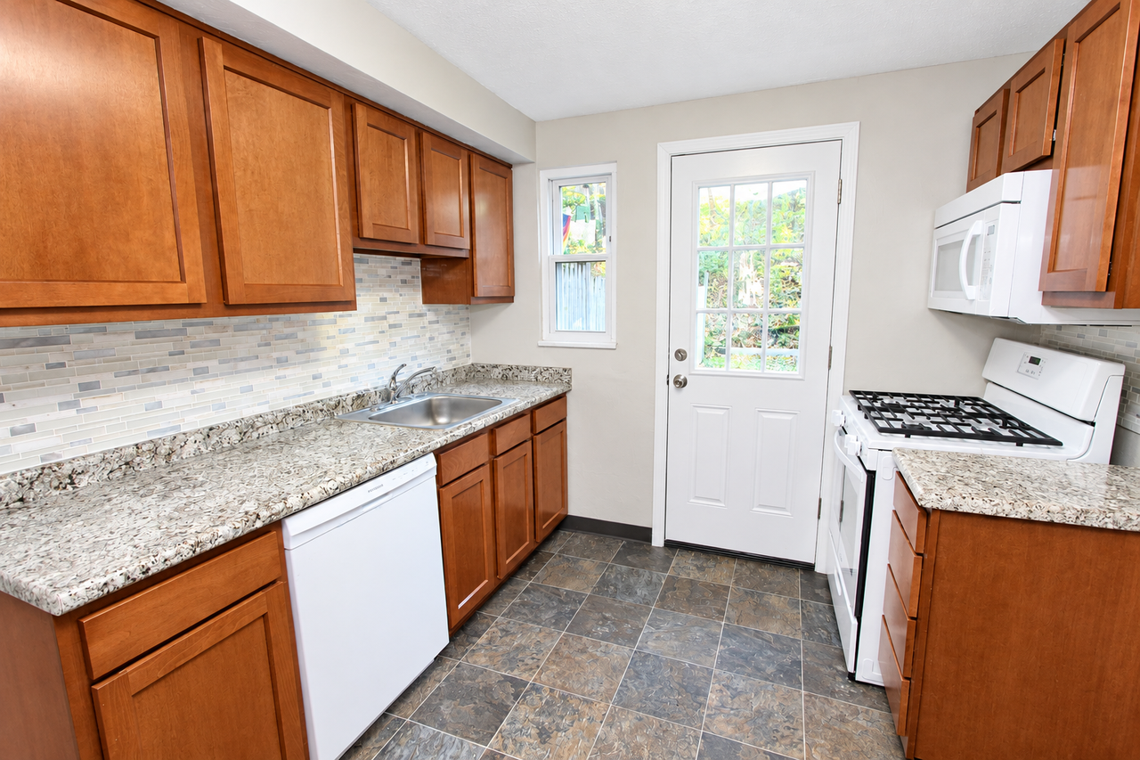 949 Sleepy Hollow Rd #949 - Photo 2 of 8