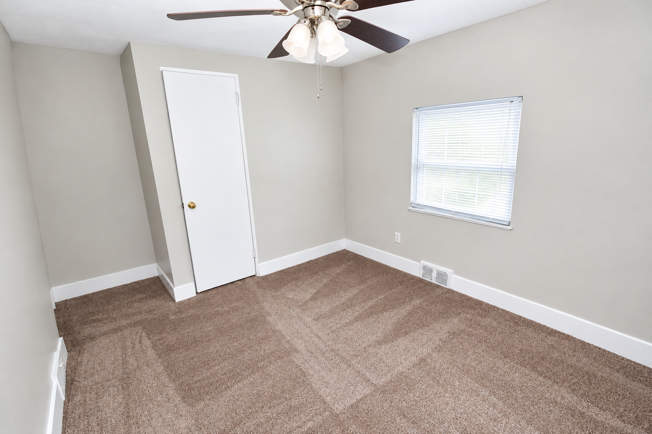 949 Sleepy Hollow Rd #949 - Photo 5 of 8