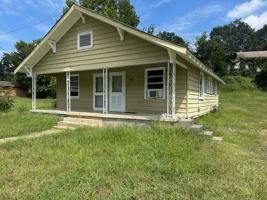 featured image of 618 Flat Dr #1
