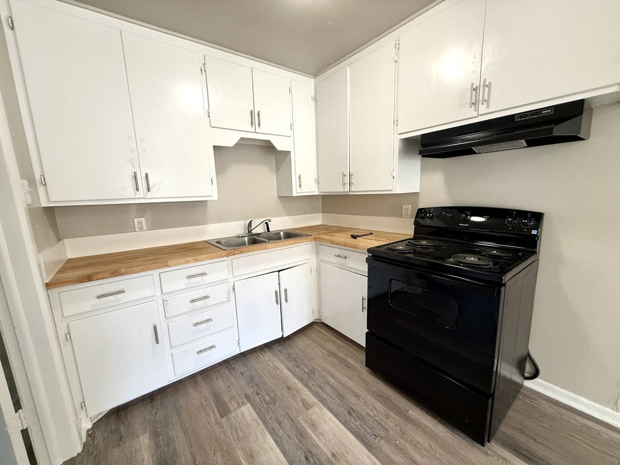 1618 Tower Dr #1 - Photo 2 of 20