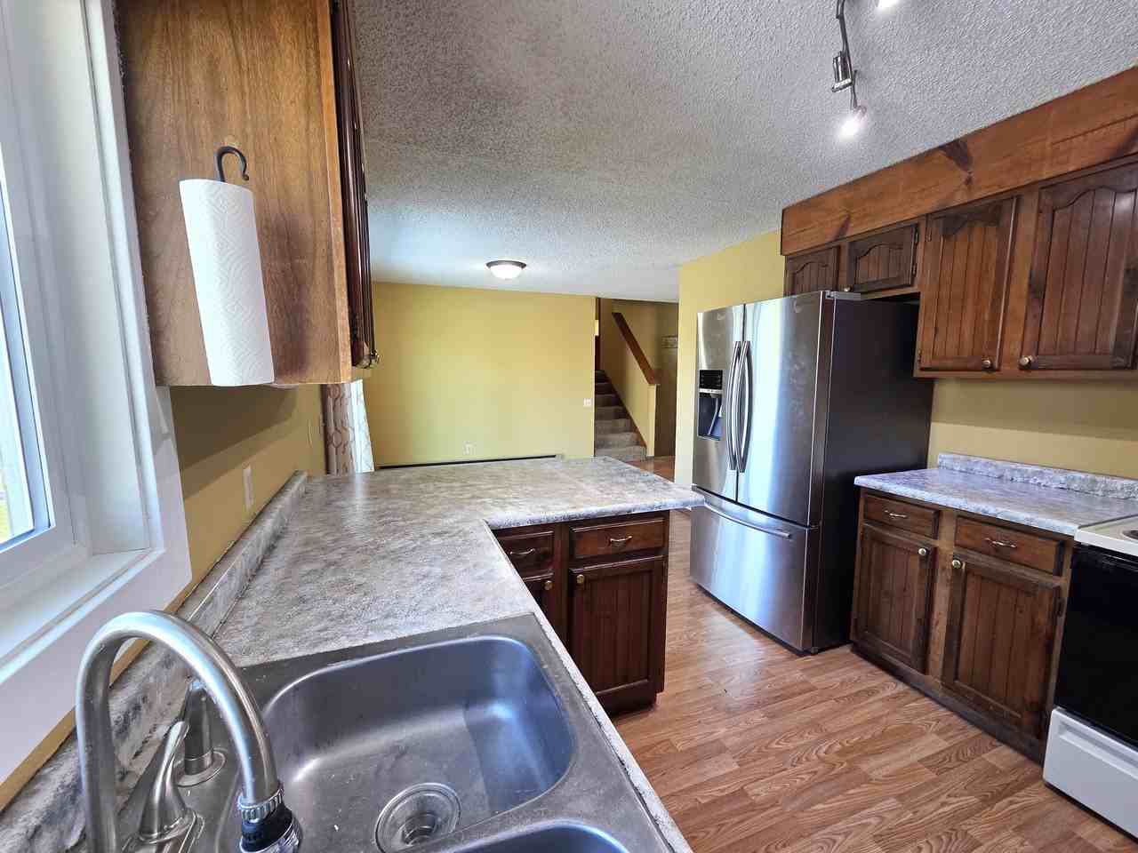 904 Colorado St #HOME - Photo 3 of 36