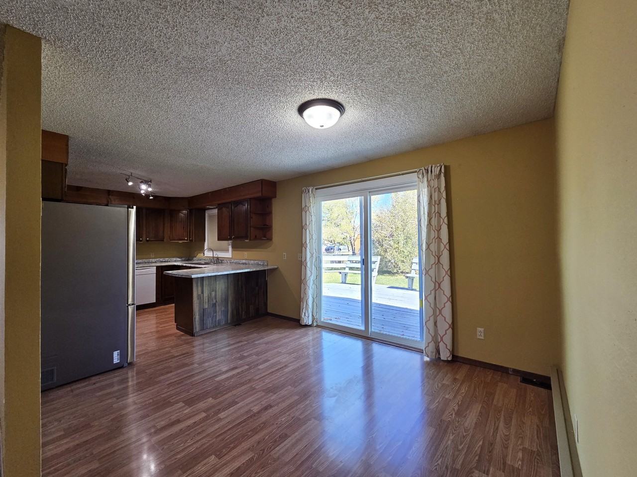 904 Colorado St #HOME - Photo 5 of 36