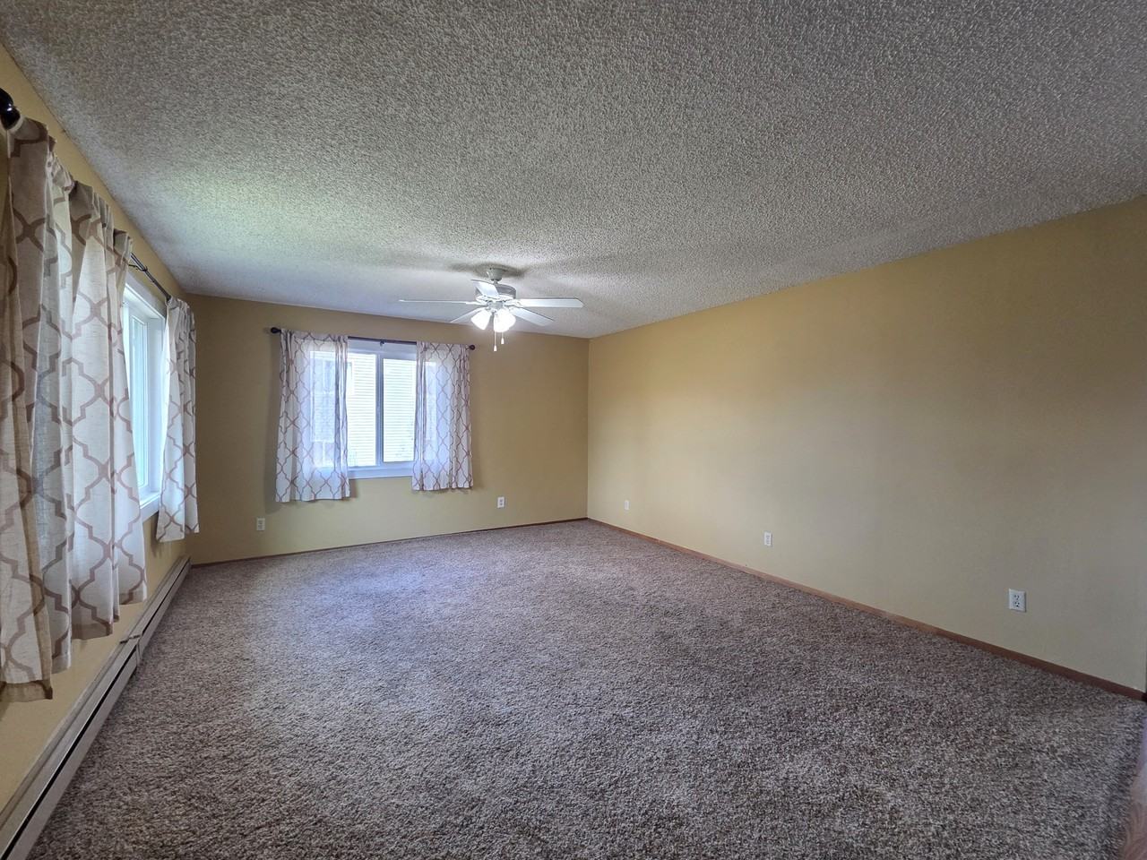 904 Colorado St #HOME - Photo 7 of 36