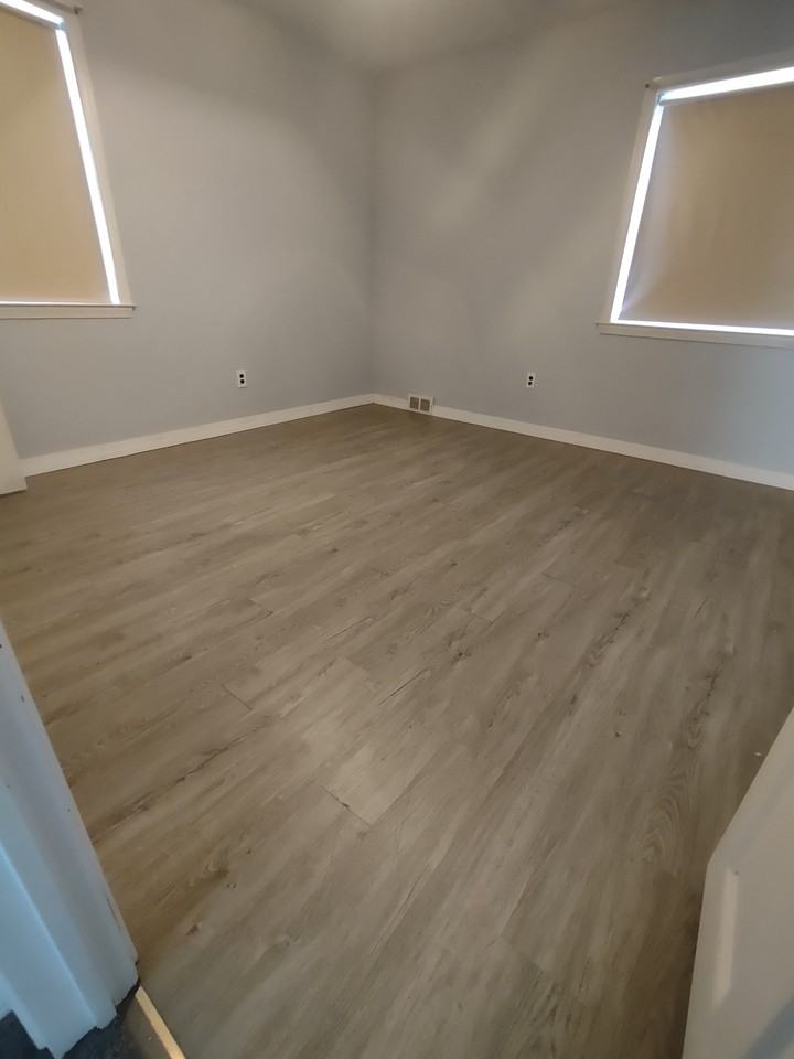 213 Bassett Ave - Photo 6 of 10