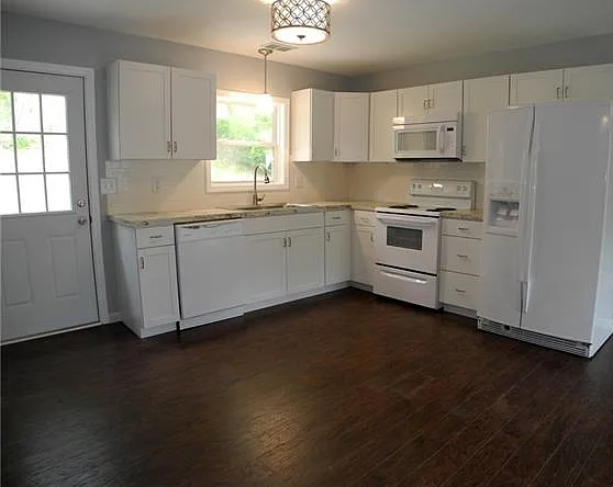 541 Lawndale Ln #1 - Photo 3 of 15