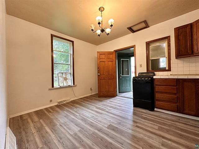 612 Saint Claire St #1-2 - Photo 5 of 8