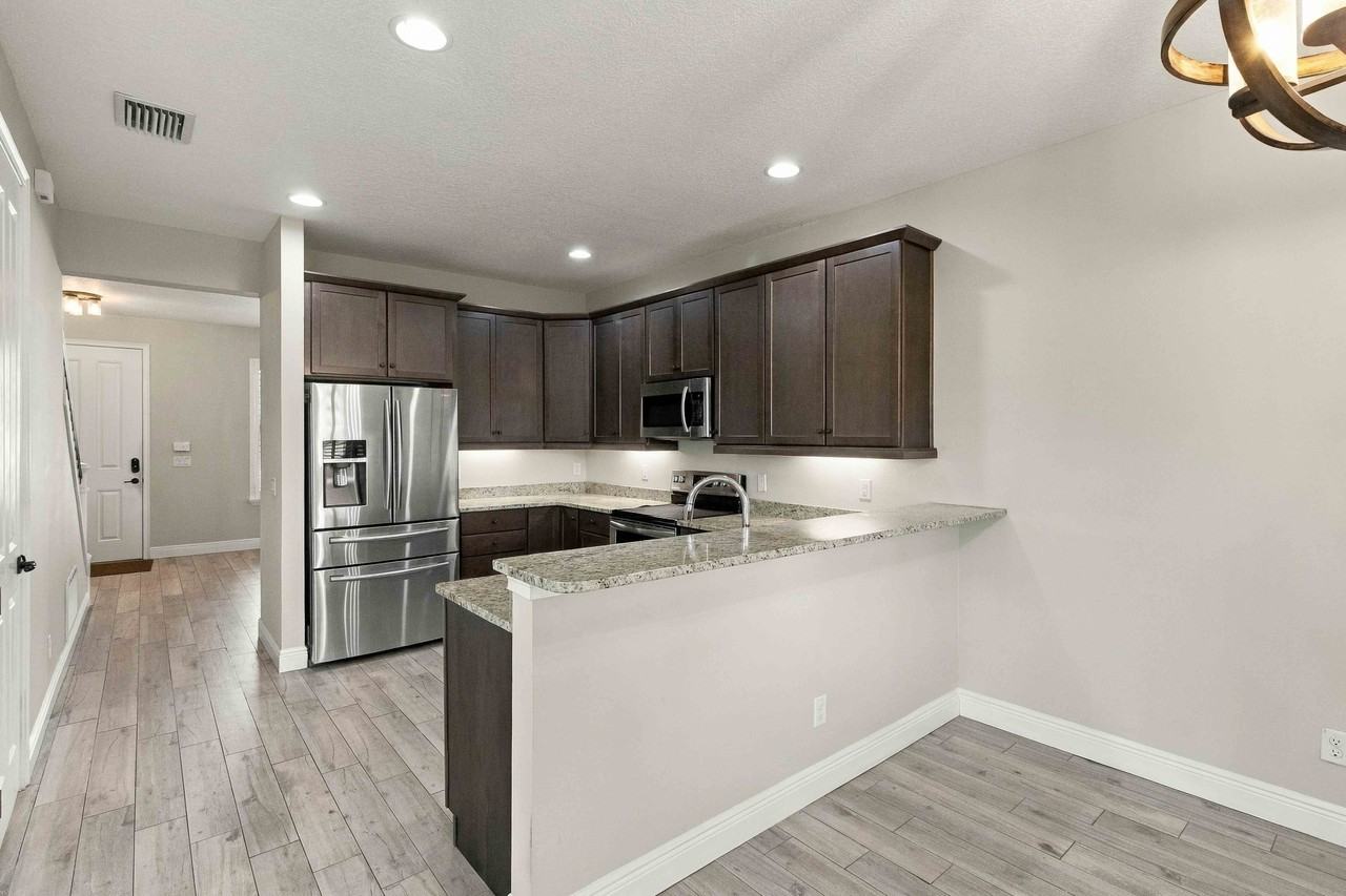 6310 S Richard Ave #1 - Photo 7 of 32