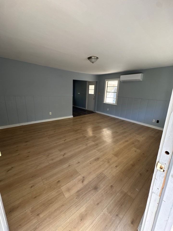 316 S Park Ave #1 - Photo 3 of 15