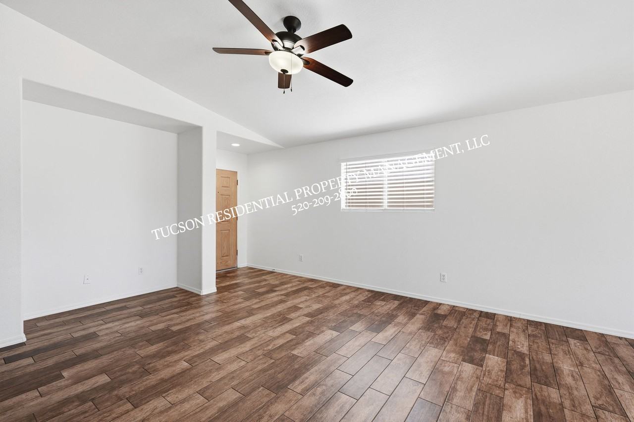 3576 S Harrison Shadow Way #1 - Photo 4 of 31