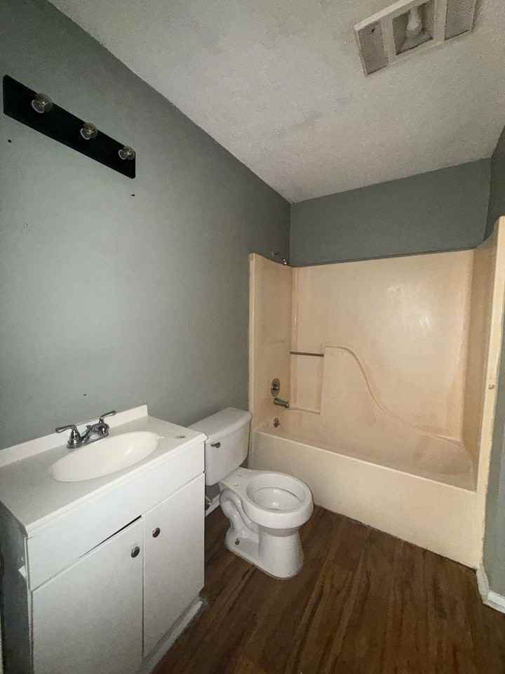 483 S Jefferson St #1 - Photo 6 of 7