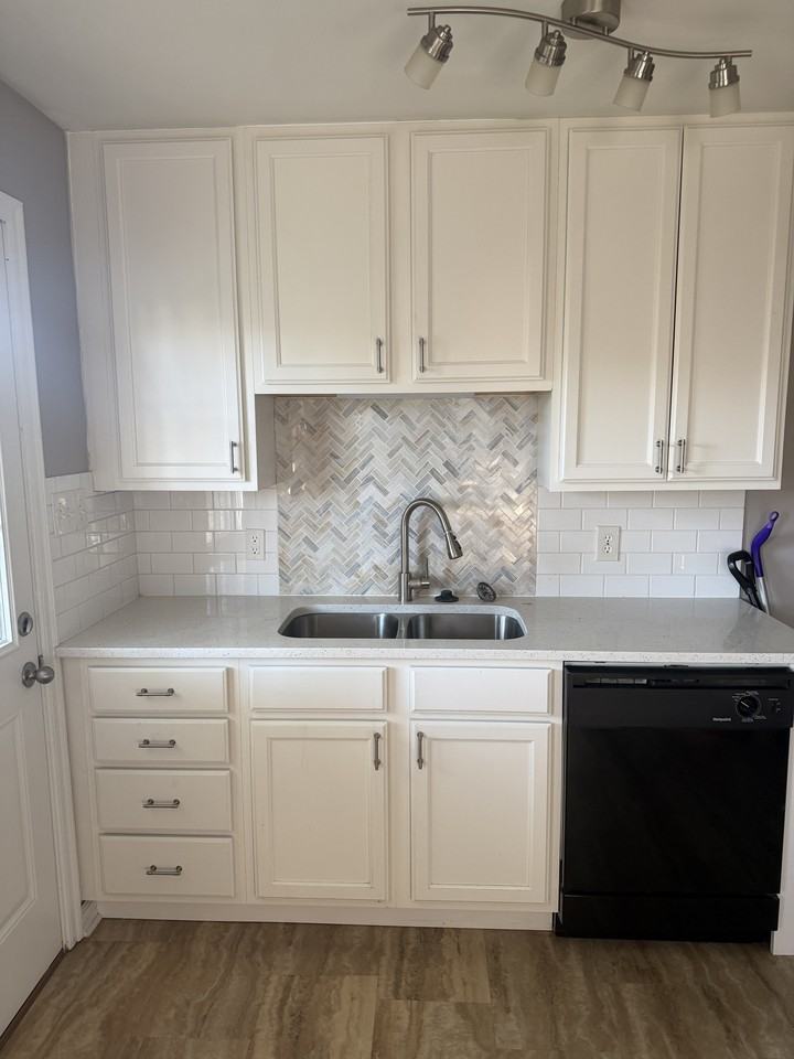 1522 Elmwood Ave #1524 - Photo 2 of 7