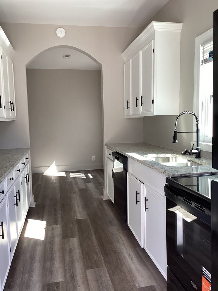 327 Revell Dr #1 - Photo 3 of 12