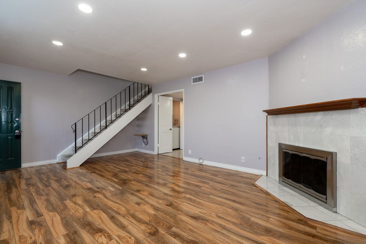 1031 Clyde Ave #1 - Photo 2 of 13