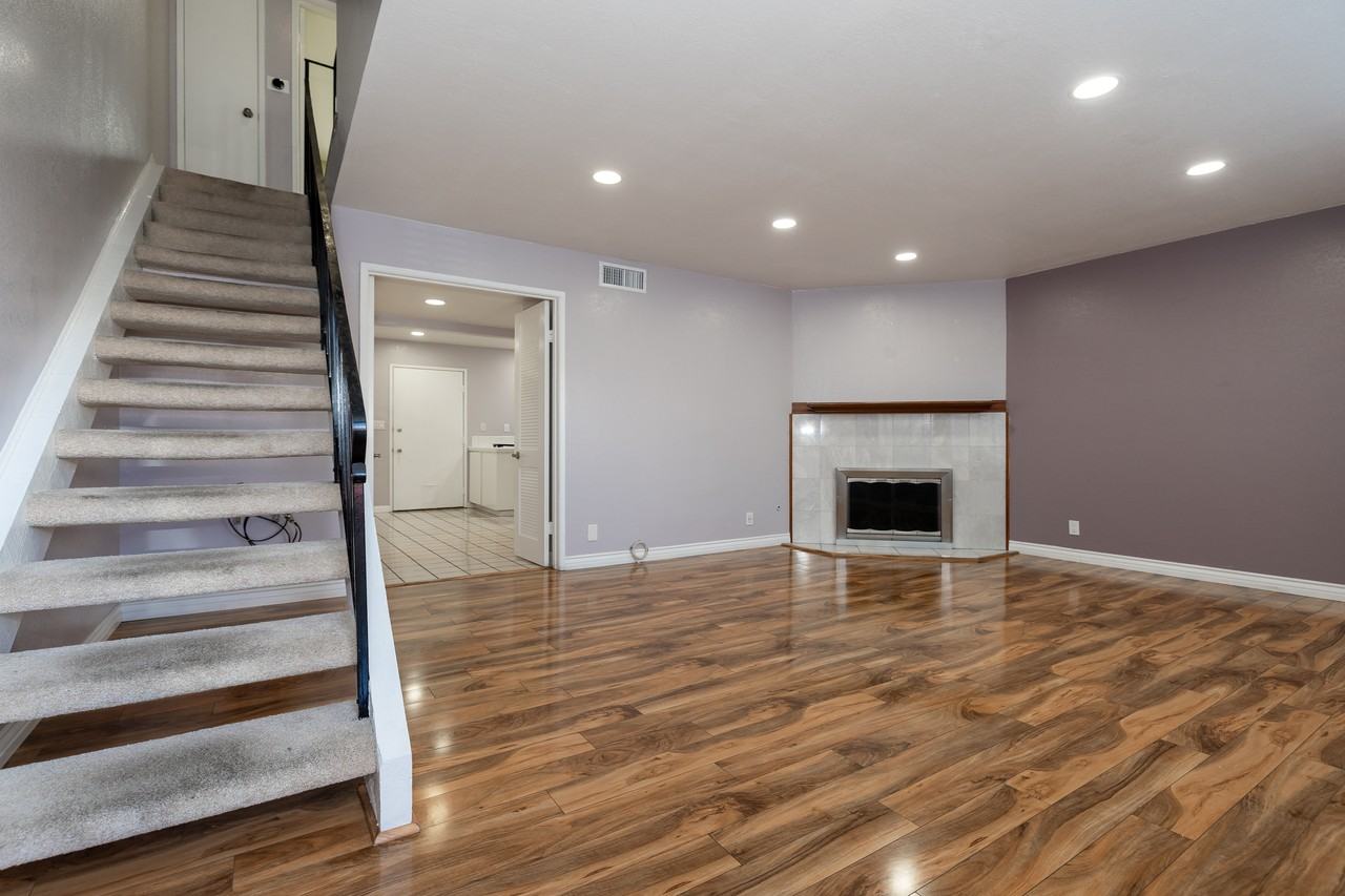 1031 Clyde Ave #1 - Photo 3 of 13