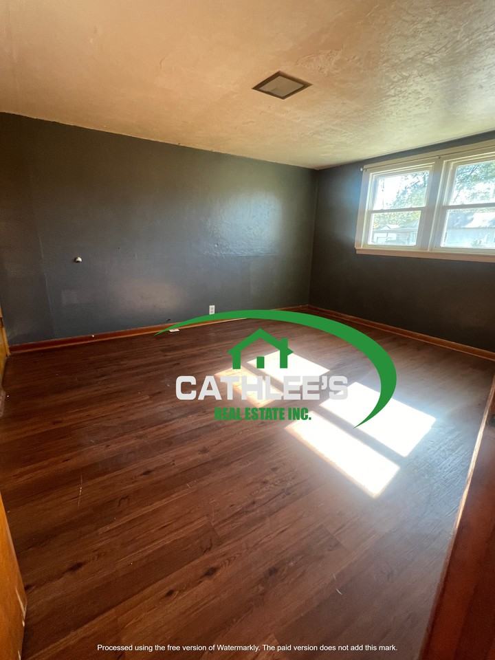 525 Mill St #1 - Photo 5 of 6
