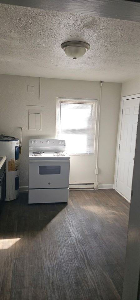 Providence Square Apartments - Photo 5 of 10