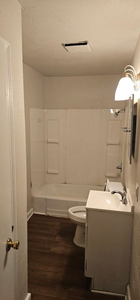 Providence Square Apartments - Photo 6 of 10