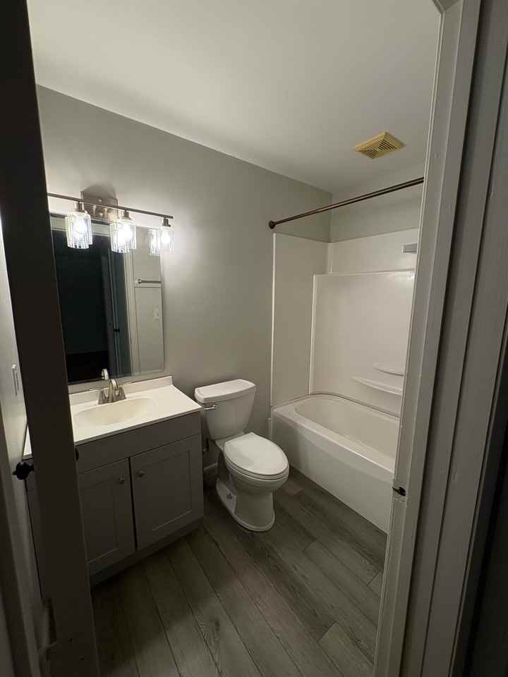 135 Glenwood Dr #3 - Photo 7 of 8