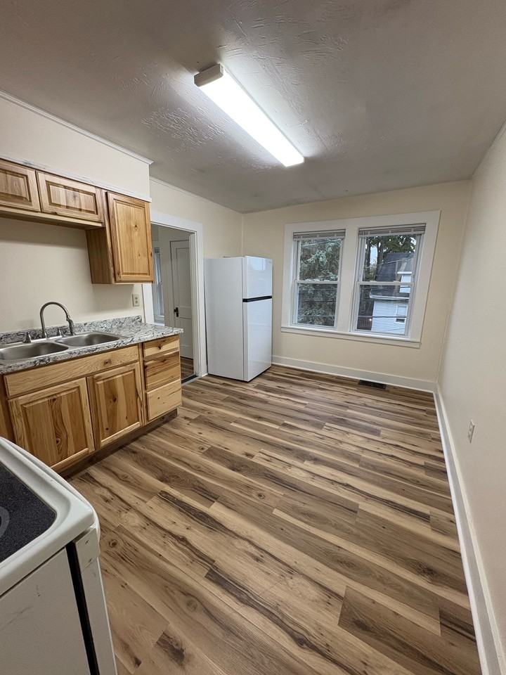 31 Kossuth St #31-5B - Photo 2 of 7