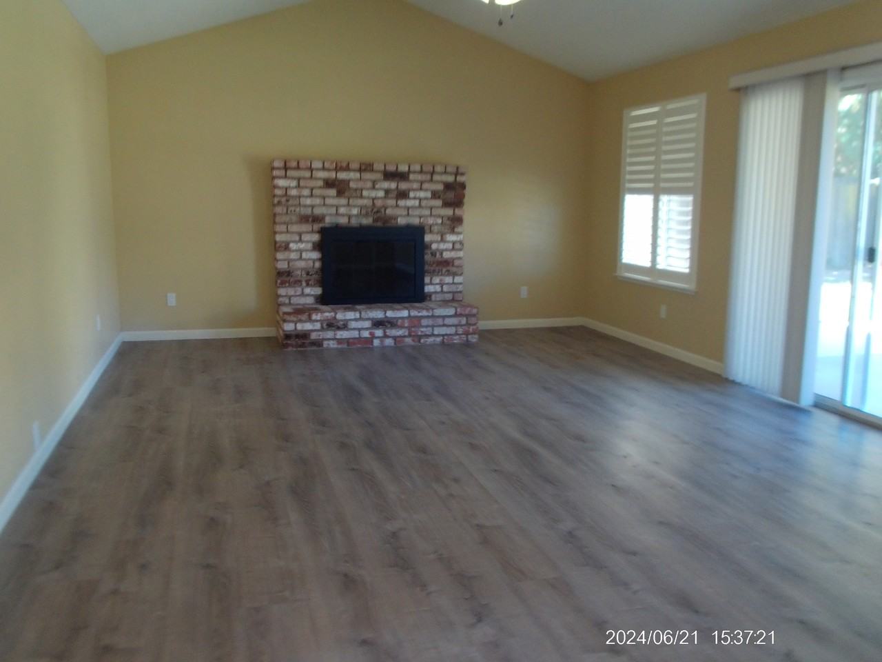 1880 Greengate St #1 - Photo 4 of 15