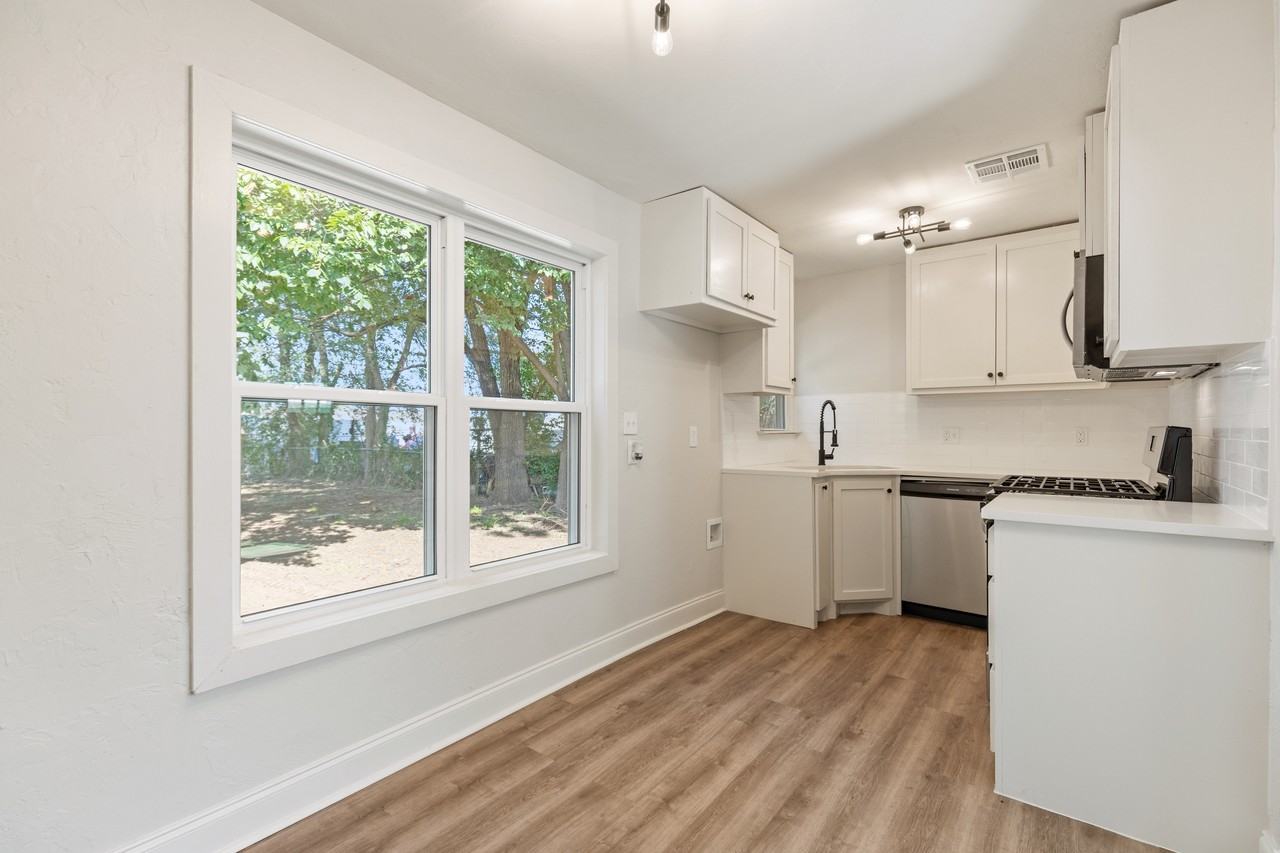 4553 Kenyon Dr #1 - Photo 4 of 22