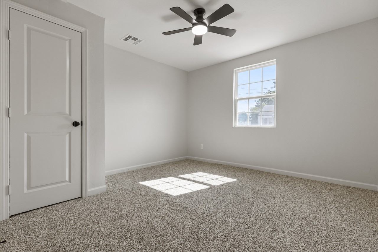 4553 Kenyon Dr #1 - Photo 6 of 22
