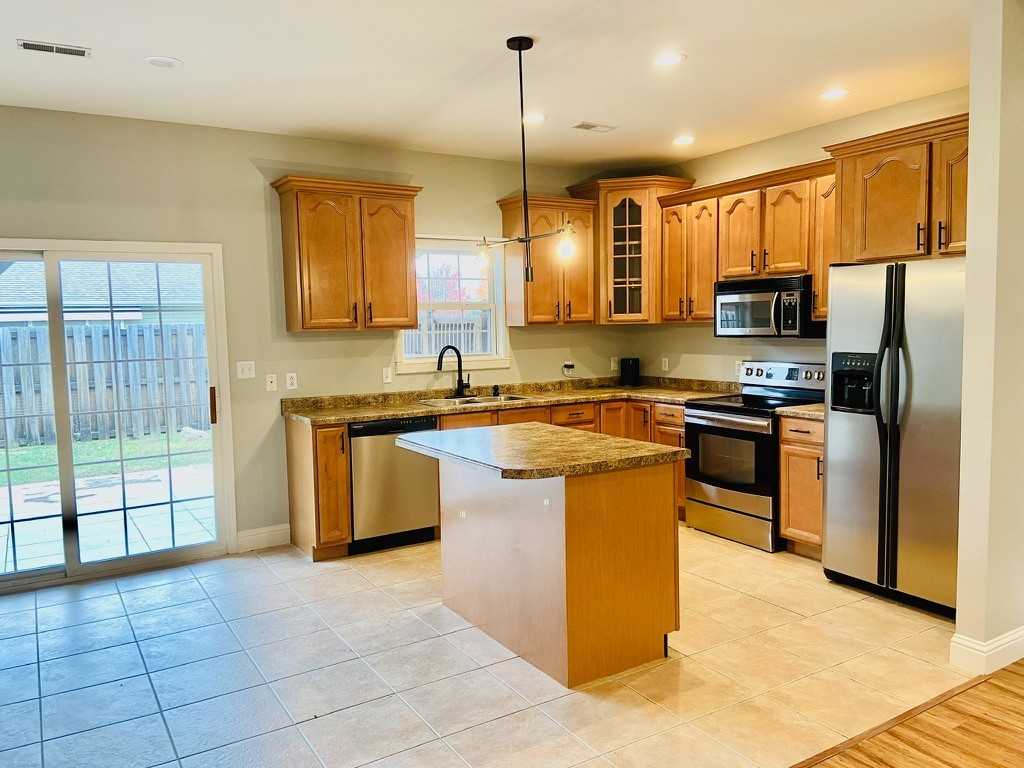 1048 N West Ln #1 - Photo 7 of 19