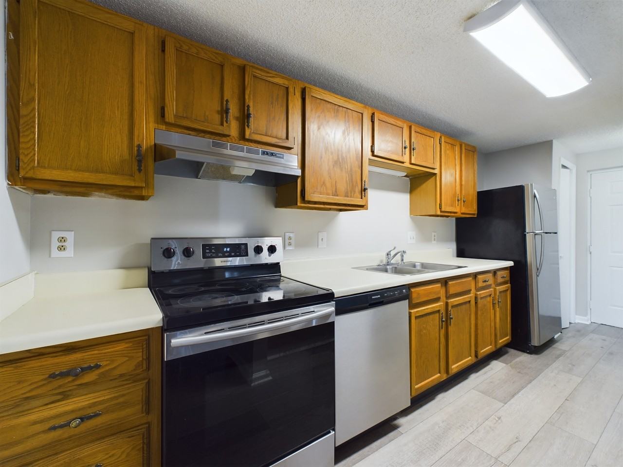 9511 Shannon Green Dr #1 - Photo 4 of 24