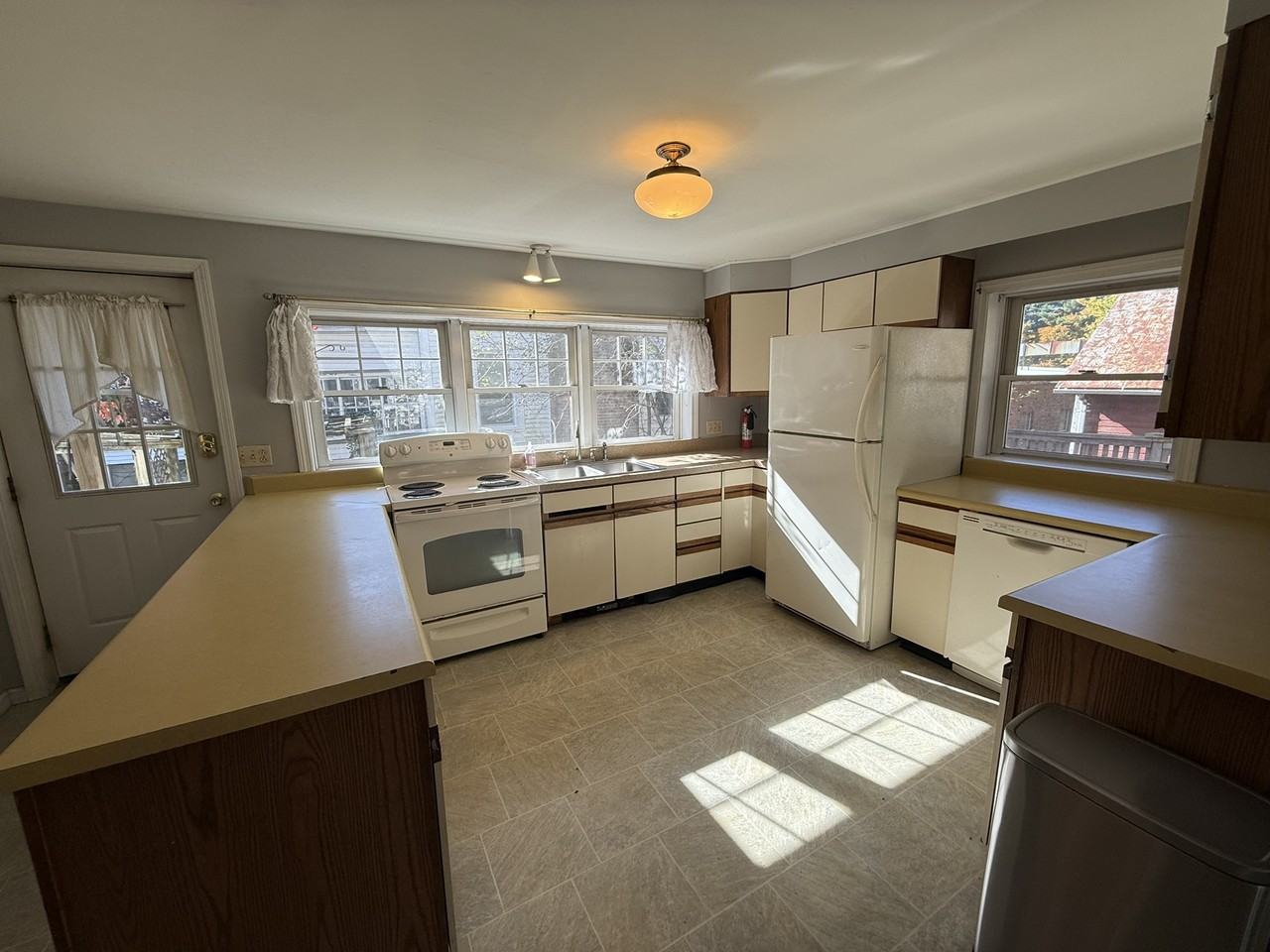 43 S Prospect St #1 - Photo 6 of 27