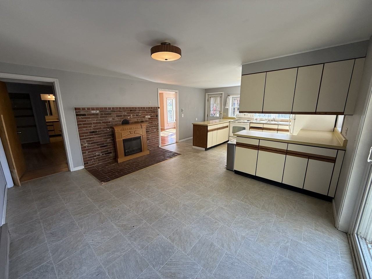 43 S Prospect St #1 - Photo 7 of 27