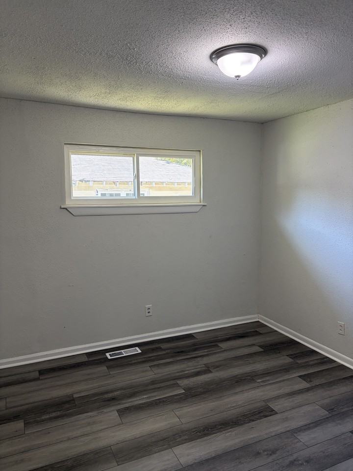1113 Sheridan Ave #A - Photo 3 of 13