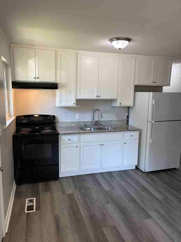 1113 Sheridan Ave #A - Photo 5 of 13