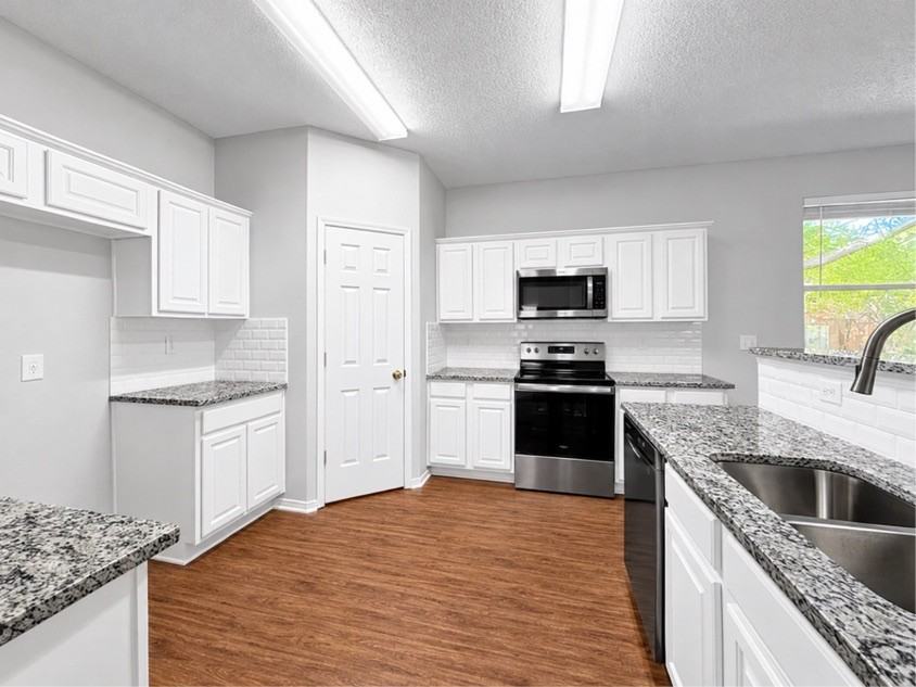 10601 Lansdowne Ln #1 - Photo 5 of 18