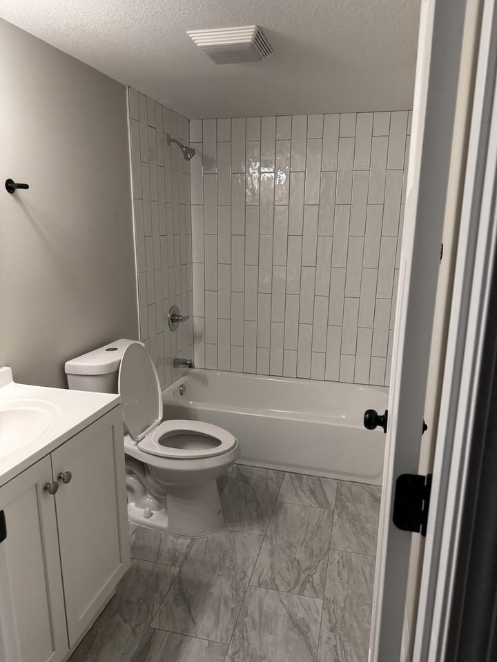 4330 5th Ave S Fl 2 #3 - Photo 4 of 10