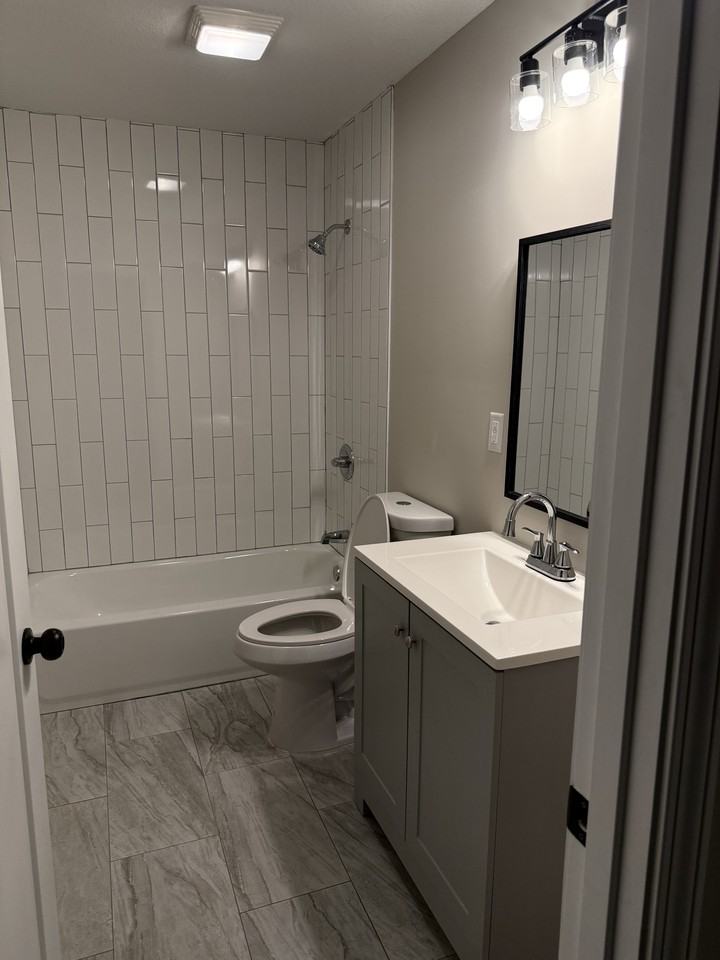 4330 5th Ave S Fl 2 #3 - Photo 5 of 10