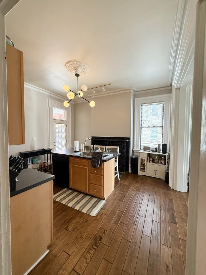 1807 Sarah St #1