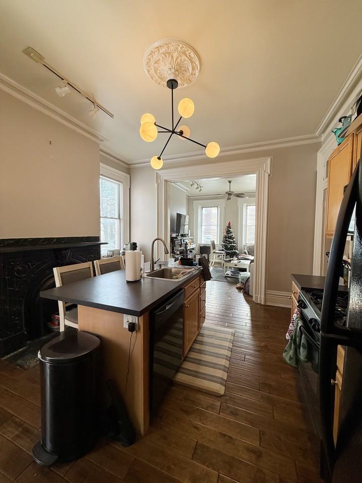 1807 Sarah St #1 - Photo 3 of 15