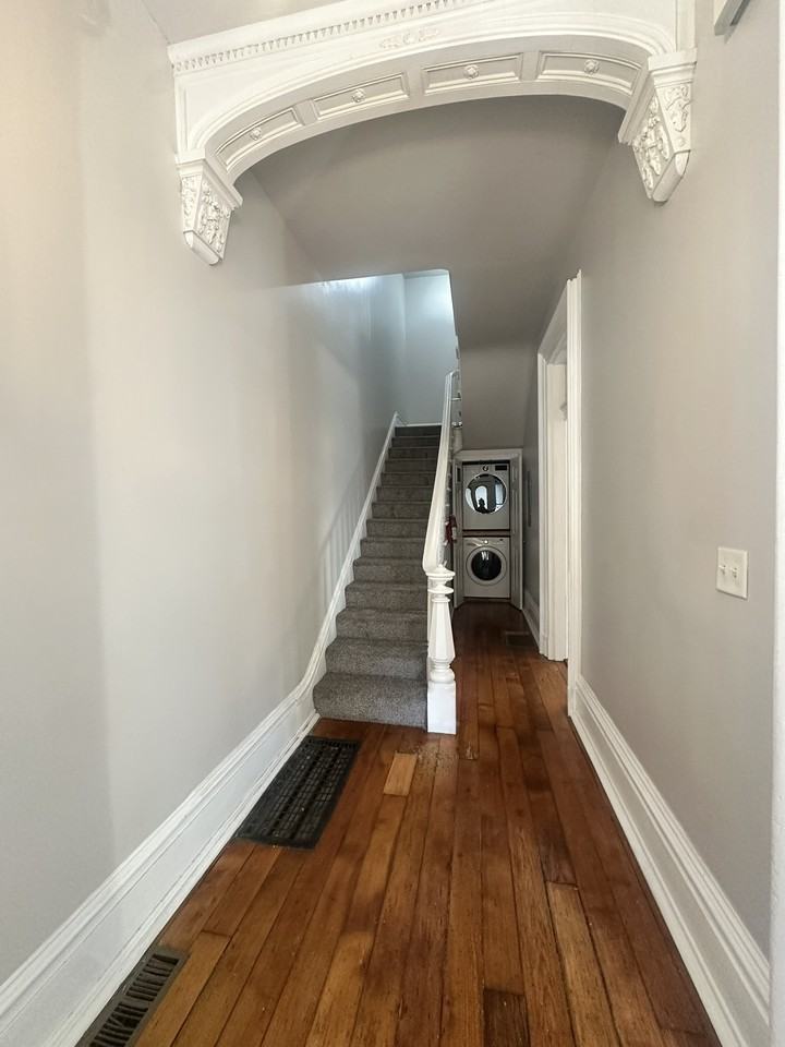 1807 Sarah St #1 - Photo 4 of 15
