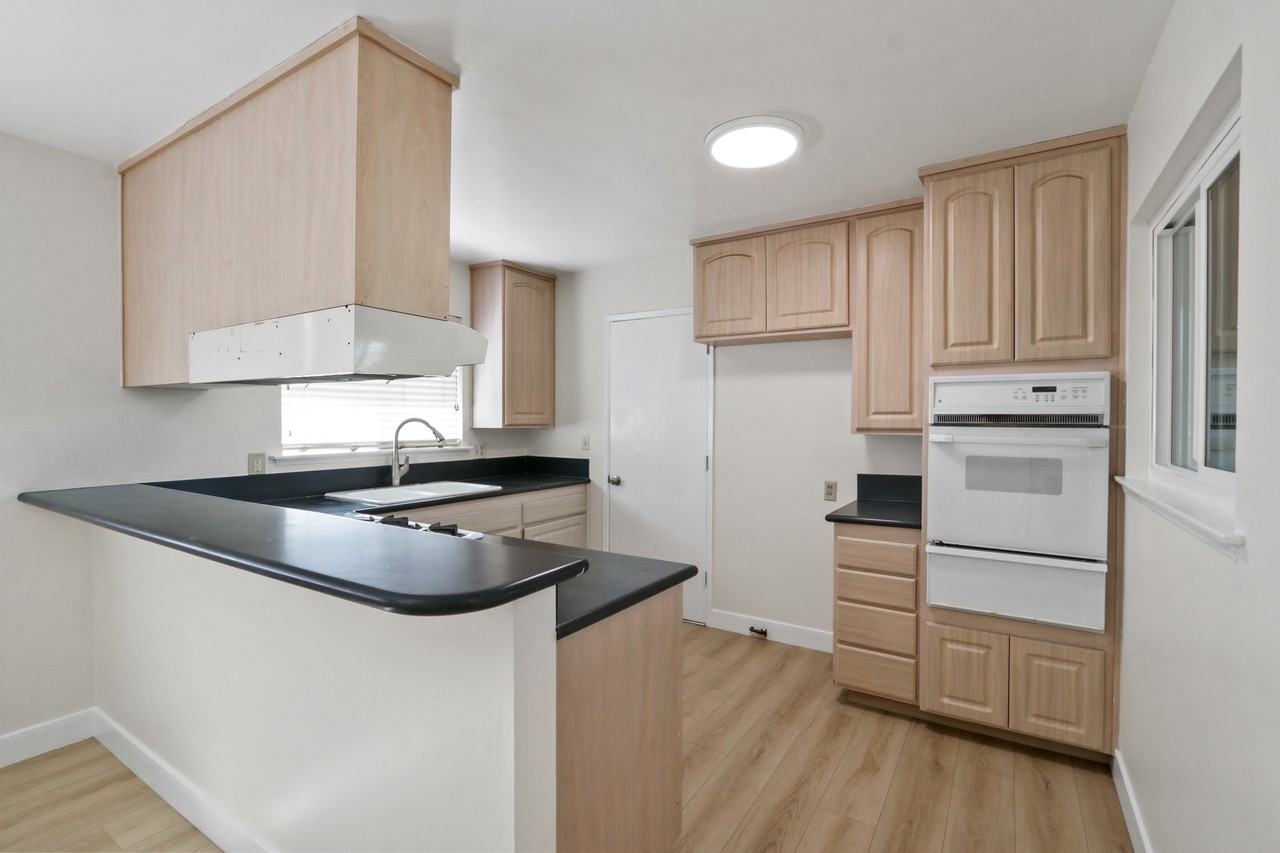 24318 Hendricks Ave #1 - Photo 4 of 15
