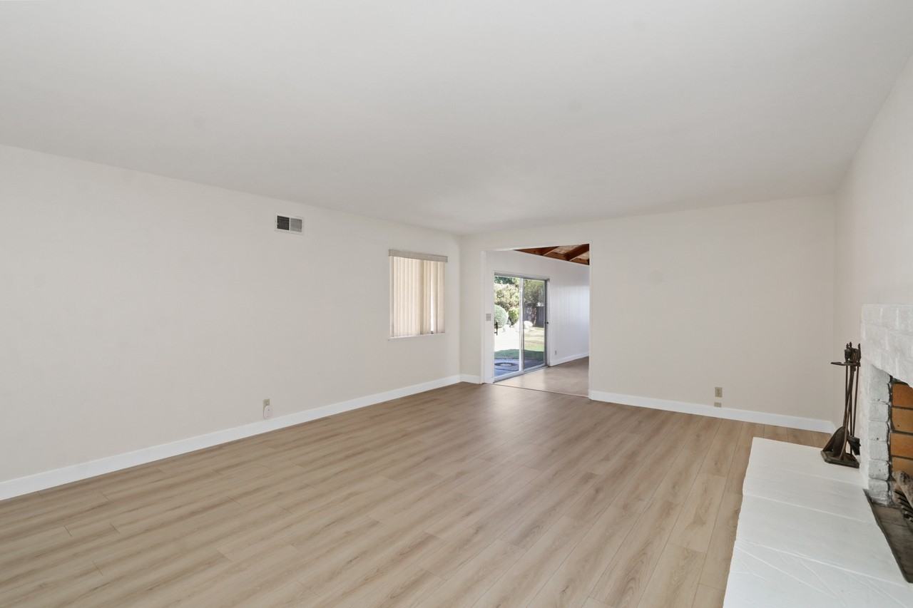 24318 Hendricks Ave #1 - Photo 6 of 15