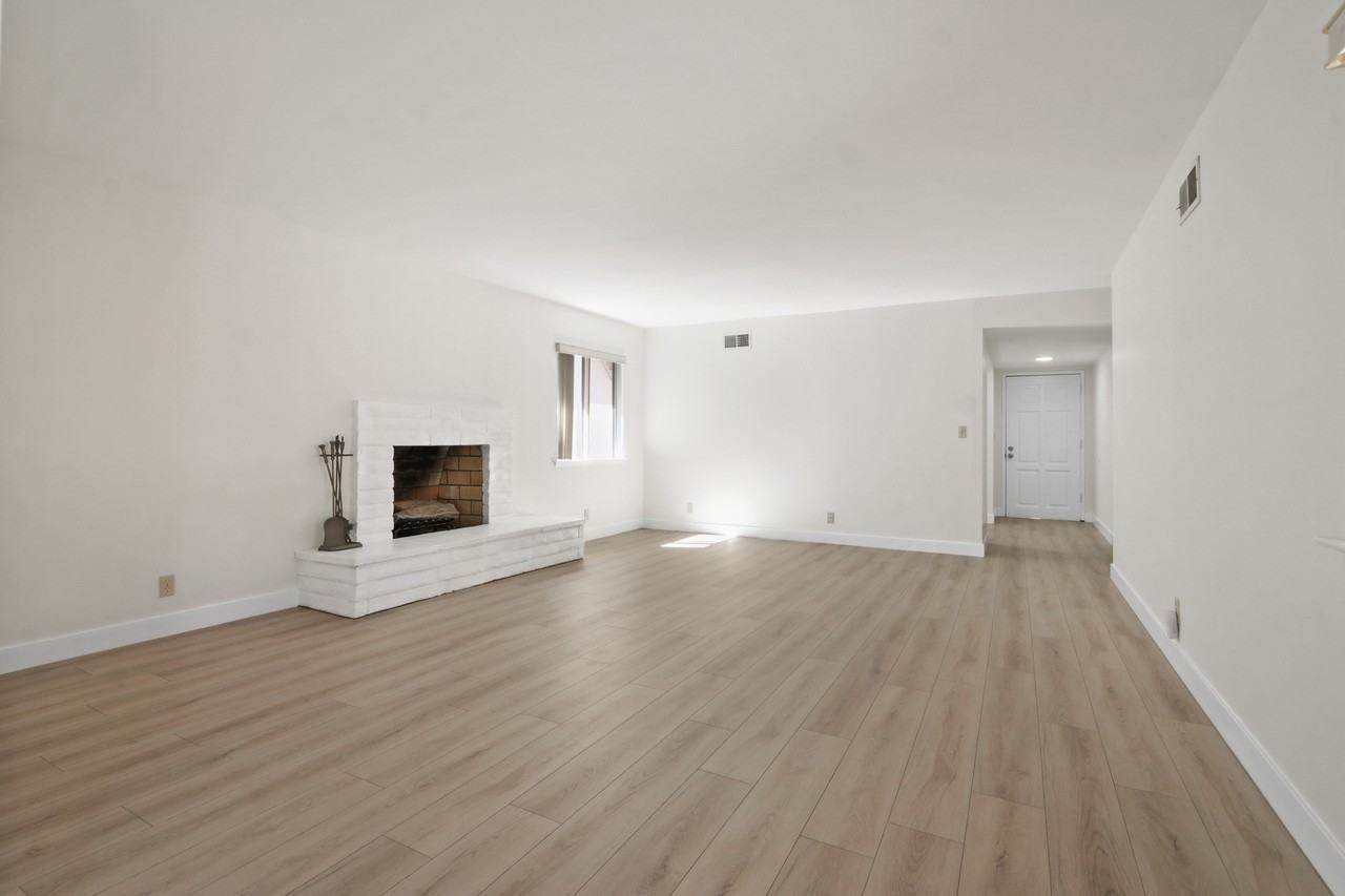24318 Hendricks Ave #1 - Photo 7 of 15