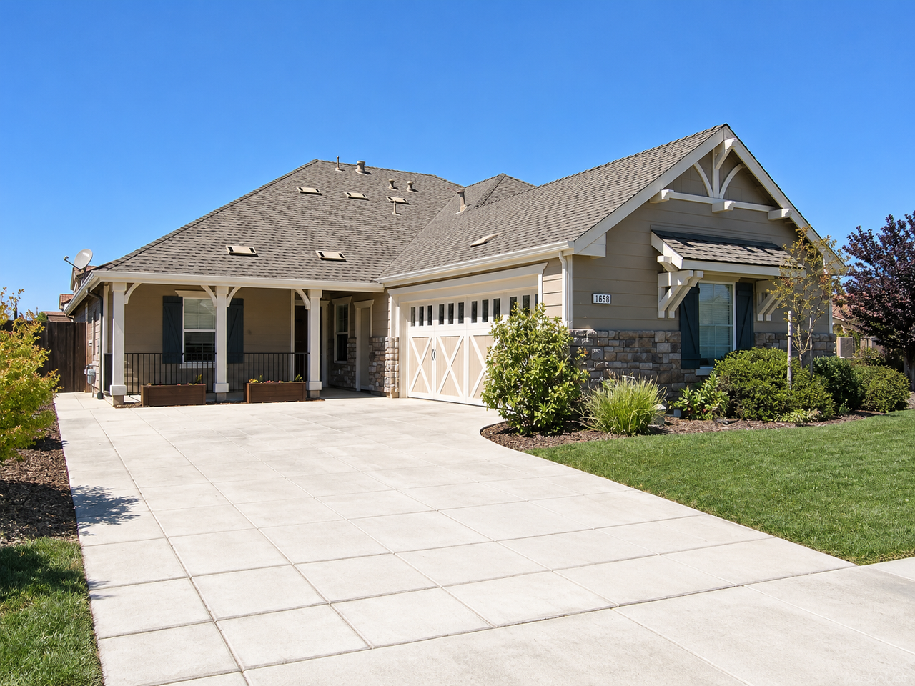 1658 Campos Ave #1 - Photo 7 of 12